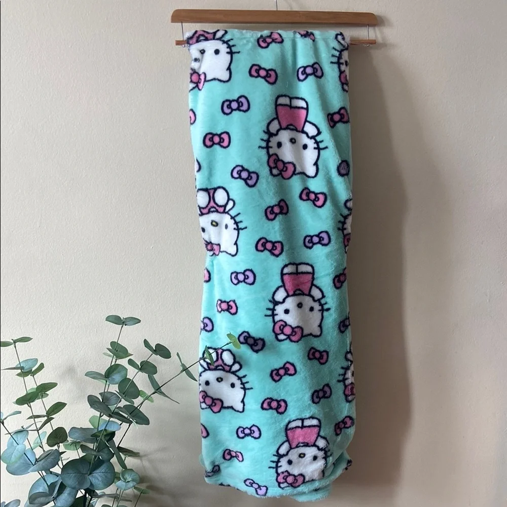 Hello Kitty Fleece Throw Blanket Sanrio Mint Green Pink Bow 50x70 Ultra Soft NWT
